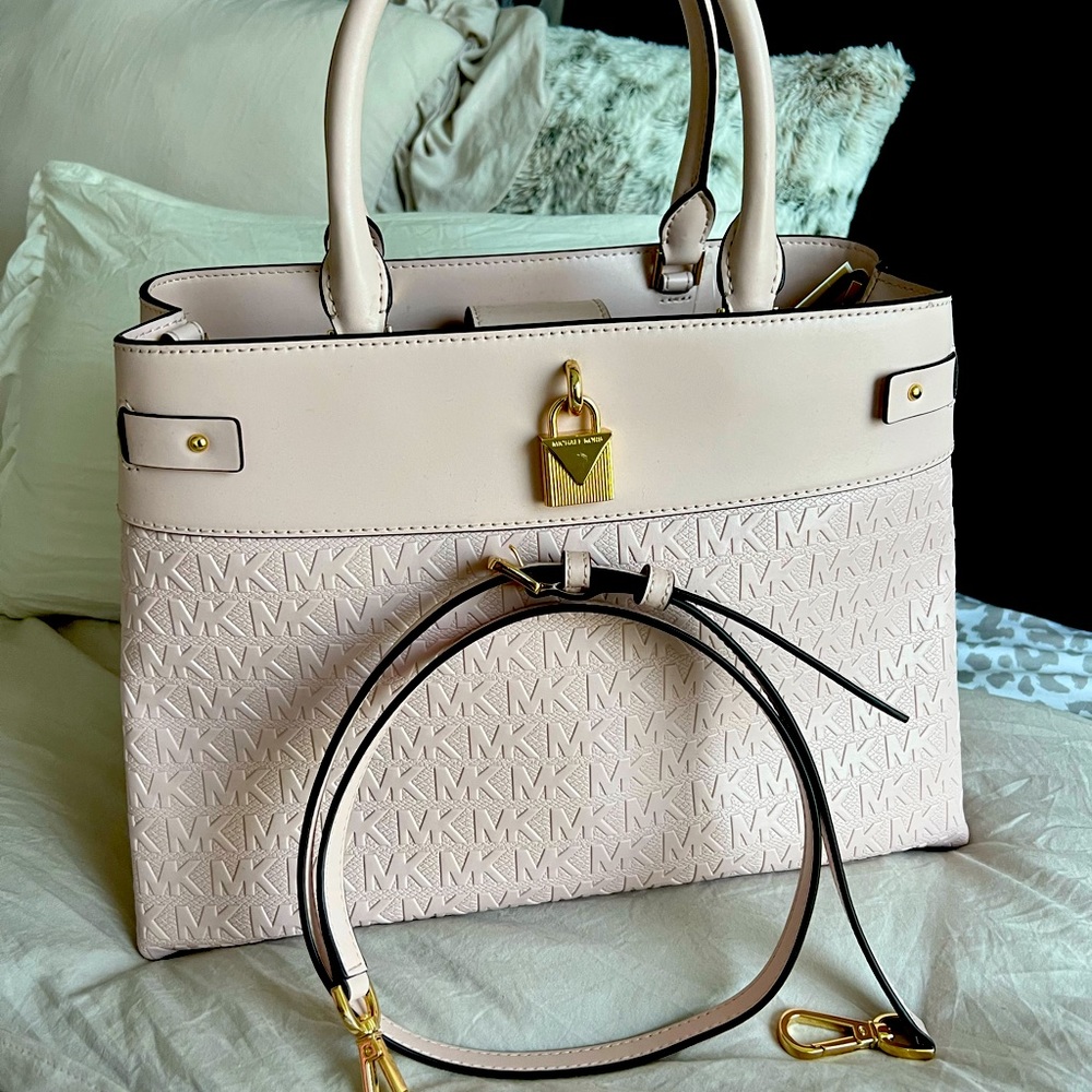Never used before Powder blush Micheal Kors LG Satchel